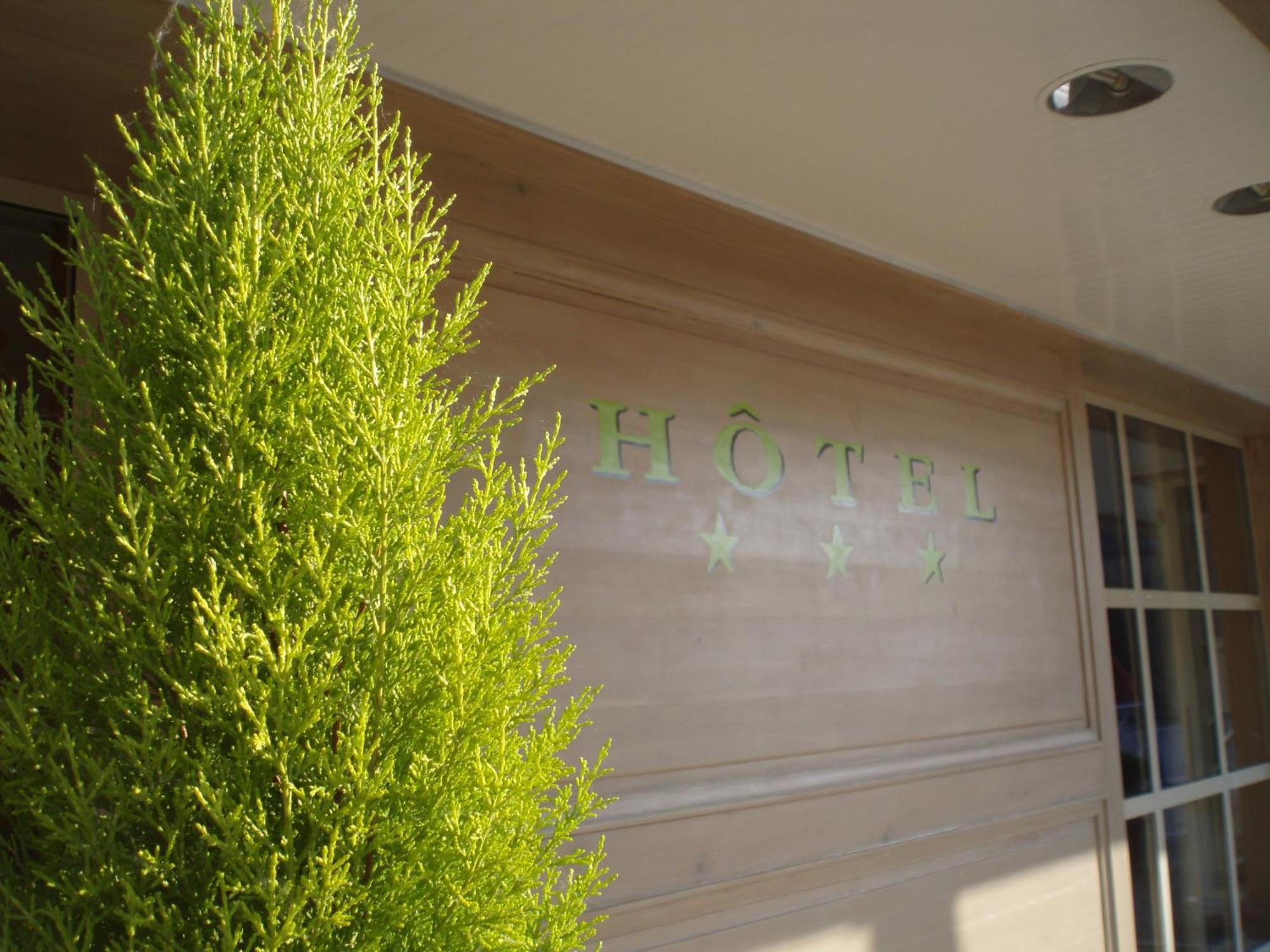 Hotel Le Gue Du Holme Saint-Quentin-sur-le-Homme Exterior photo