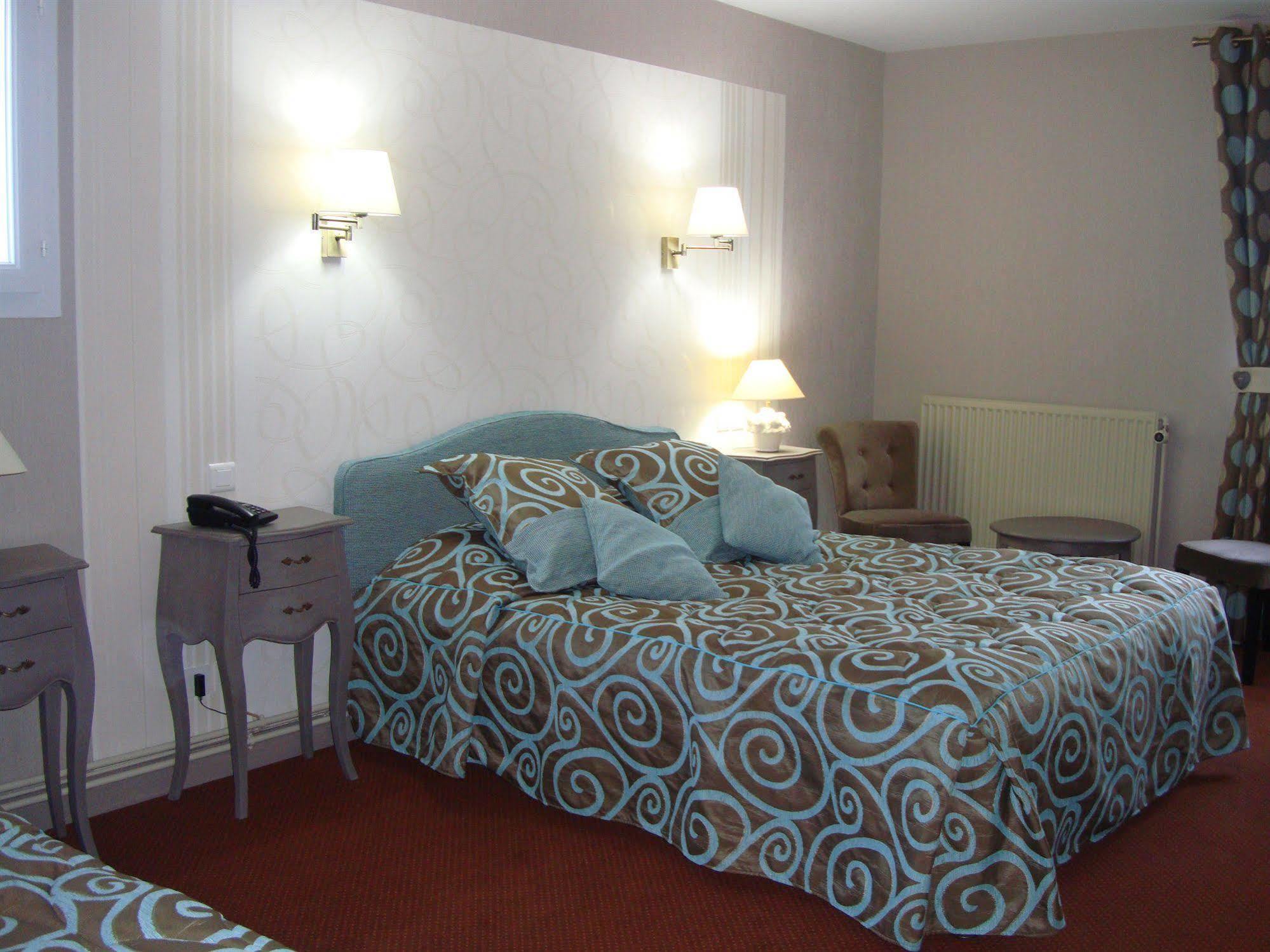 Hotel Le Gue Du Holme Saint-Quentin-sur-le-Homme Exterior photo