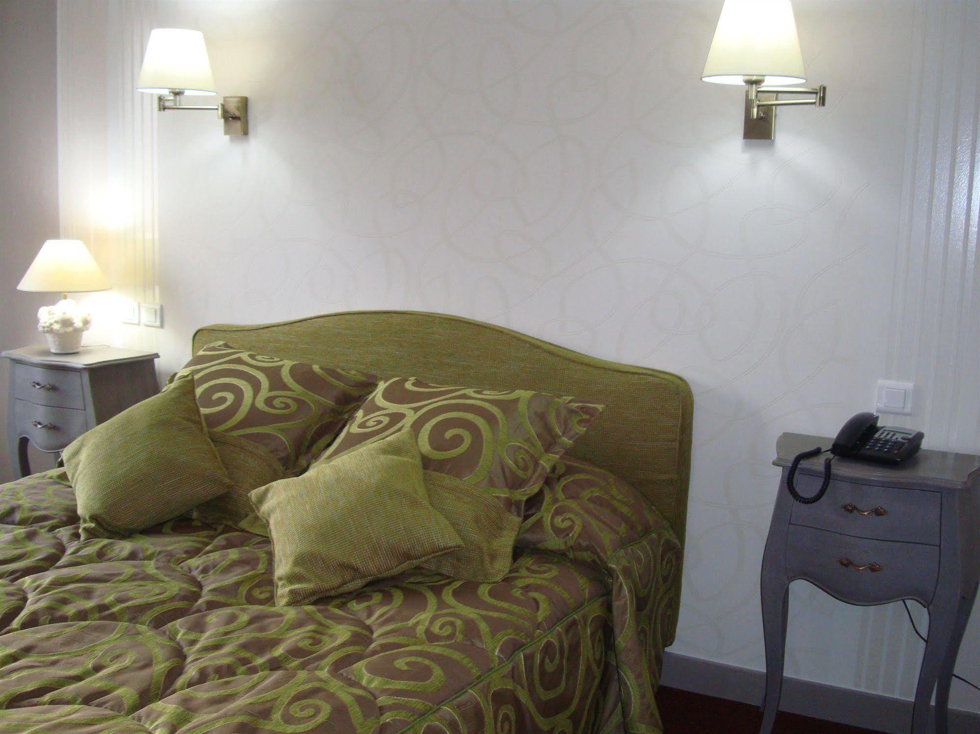 Hotel Le Gue Du Holme Saint-Quentin-sur-le-Homme Exterior photo