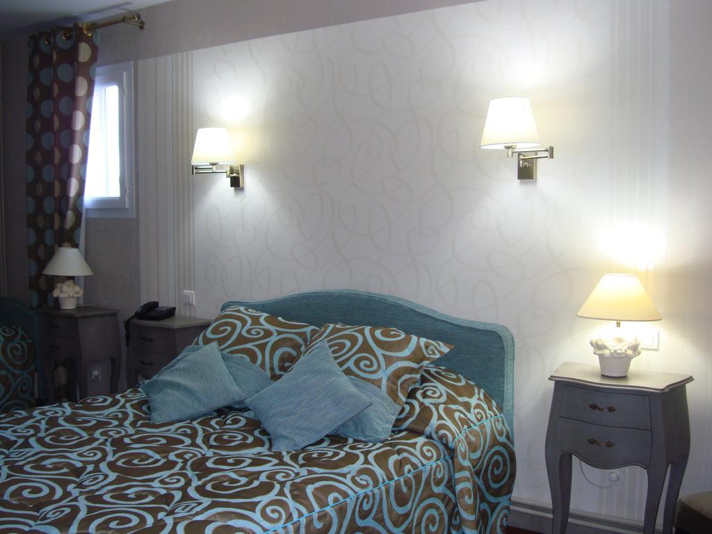 Hotel Le Gue Du Holme Saint-Quentin-sur-le-Homme Room photo